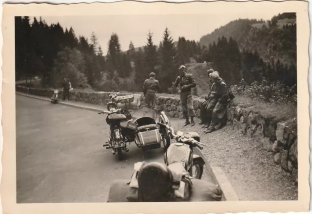 Vintage Foto Motoräder mit MZ-Beiwagen