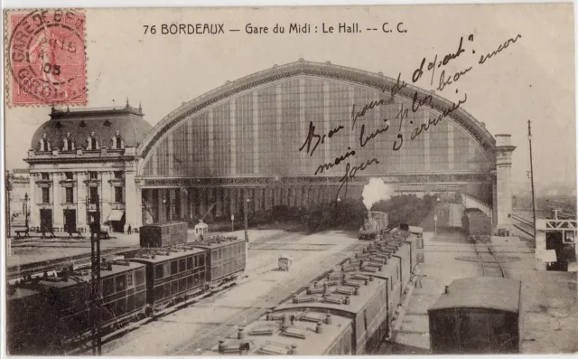 CPA -33-  BORDEAUX - Gare du Midi - Le Hall  (avec train).