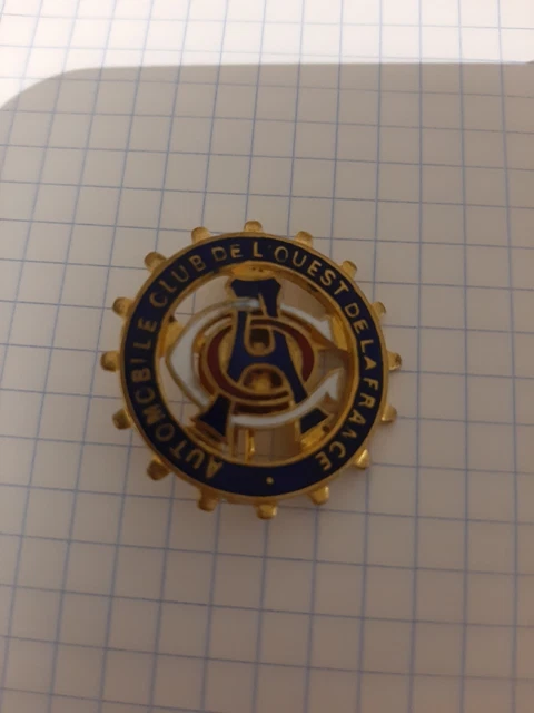 Insigne Ancien Du Club De Football Dinamo Tbilissi