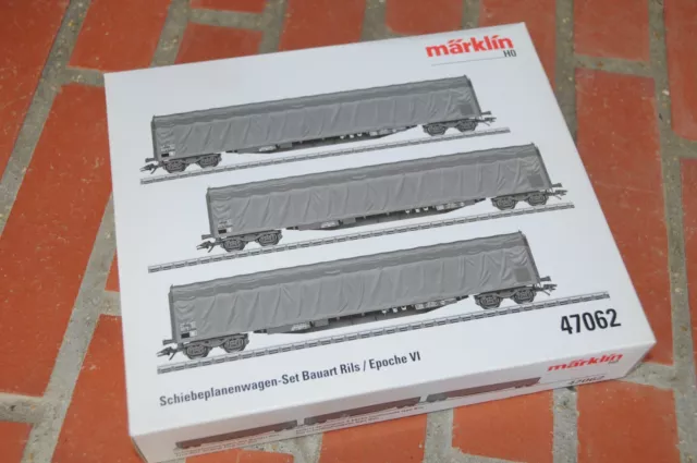 NEUF Coffret de 3 wagons à bâches coulissantes de chez Marklin en HO ref 47062