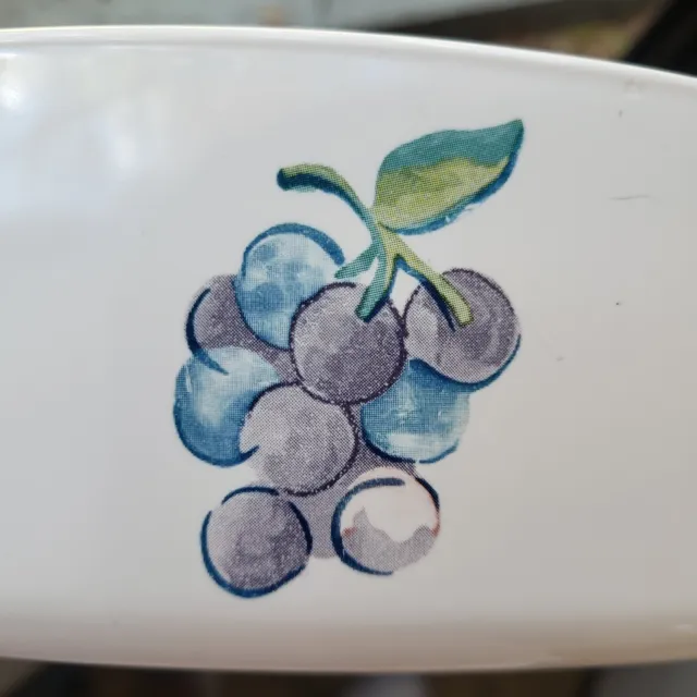 CORNING WARE MADE IN USA Fruit Basket GRAPES Design 1.5 Liter Dish A 1 1/2 B