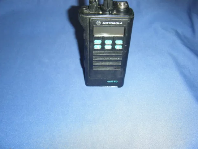 (1) Motorola Astro Saber Portable Radio Model H04Ucf9Pw7An 800 Mhz P25 (1) Motorola Astro Saber Portable Radio Model H04Ucf9Pw7An 800 Mhz P25