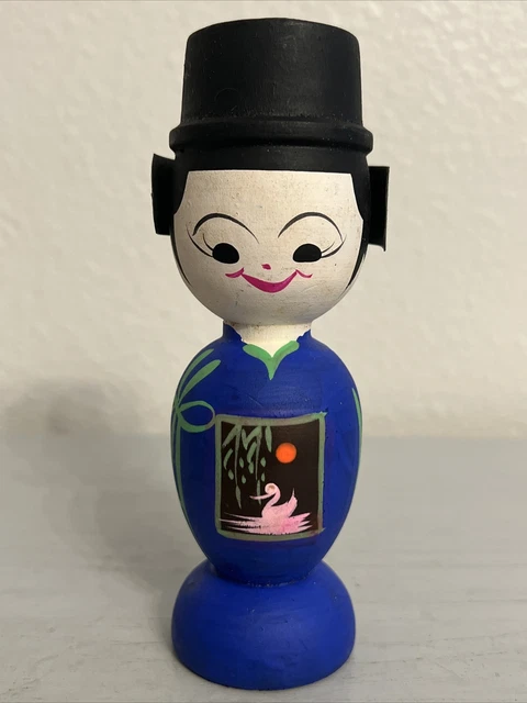 Korean Kokeshi Wedding Wooden Doll (Pre-Owned)