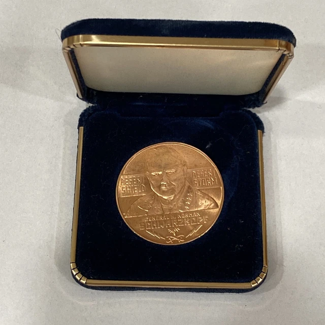 General N. Schwarzkoph - U.s. Mint 1991 Desert Shield Desert Storm Bronze Coin General N. Schwarzkoph - U.s. Mint 1991 Desert Shield Desert Storm Bronze Coin