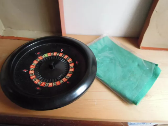 Ancien Jeu De La Roulette avec son tapis...Casino...