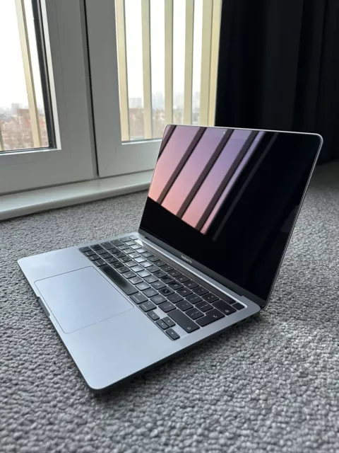 Apple MacBook Pro 13.3" (512GB SSD, Intel Core i5 10th Gen., 3.80 GHz, 16GB)...