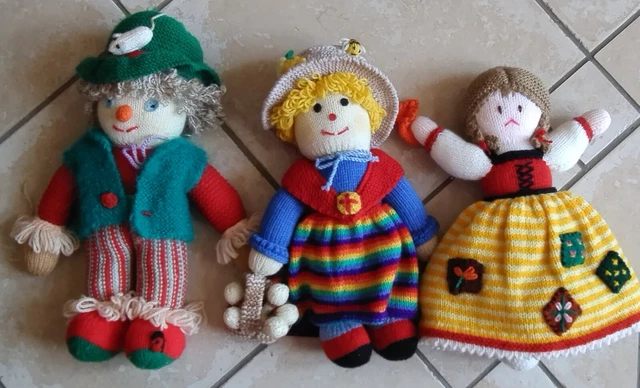 JEAN GREENHOWE Hand Knitted Dolls Scarecrows And Cinderella