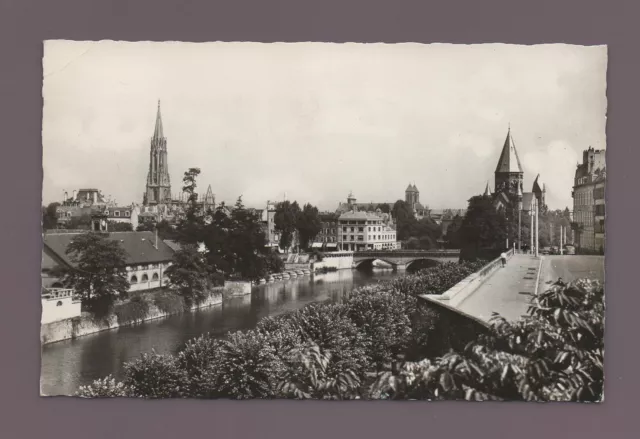 METZ - La Moselle et le Temple Protestant   (D1590)