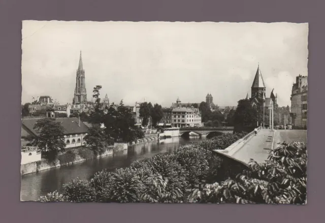 METZ - The Moselle and the Protestant Temple (D1590)
