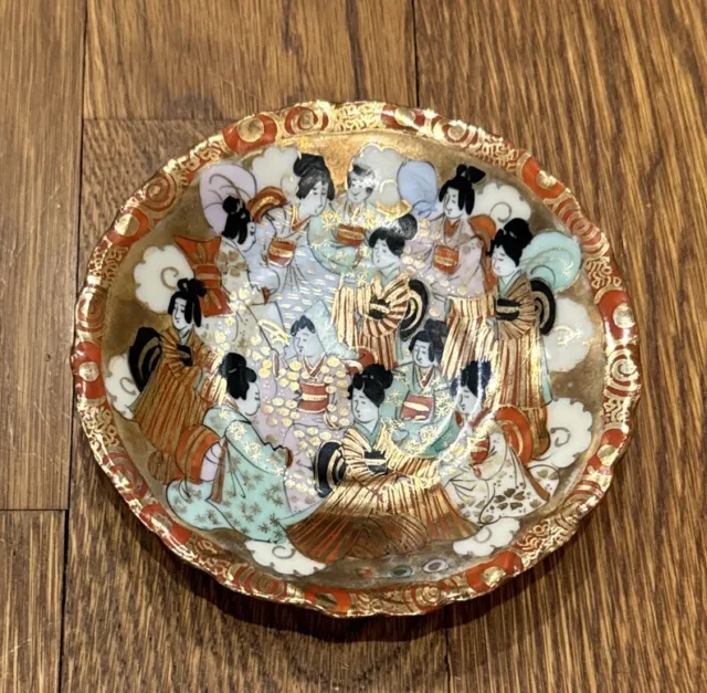 Japanese Kutani Porcelain GEISHAS Saucer Plate