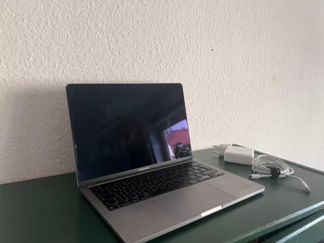 Apple MacBook Pro 13 Zoll (256GB SSD, M1, 8GB) Laptop - Space Grau