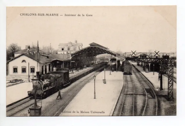 CHAMPAGNE CHALONS MARNE CPA 51 inside station trains 7