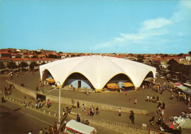 ROYAN (17) - Le Marché Couvert  / Animée #soutienukraine