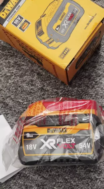 Genuine DeWalt DCB547 XR FLEXVOLT Convertible 18v/54v Lithium-Ion 9.0Ah Battery