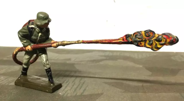 Elastolin Lineol Masse Figur Soldat mit Flammenwerfer 7,5cm Serie
