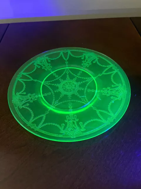 Anchor Hocking Cameo Ballerina Green Uranium Glass Plate 8"