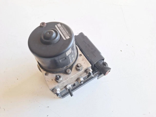 Volkswagen Golf V 2006 ABS Pump 1K0907379M OTU1235