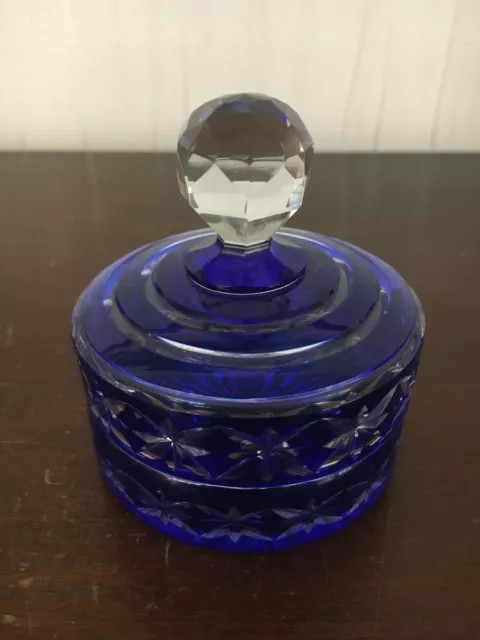 1 boite en cristal doublé bleu en Baccarat ou Saint Louis