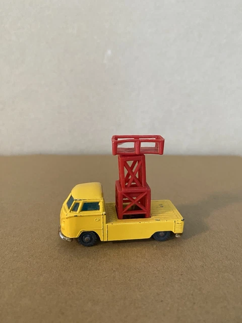 ミニカー HUSKY 1966 VOLKSWAGEN PICK UP ELEVATOR Vintage 1966 White Volkswagen Pick up Husky Car Toy | Rare