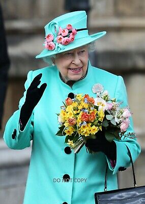 HM QUEEN ELIZABETH II Royal Family A4 NEW GLOSSY PHOTO PRINT 11.75" X 8.25" A4 