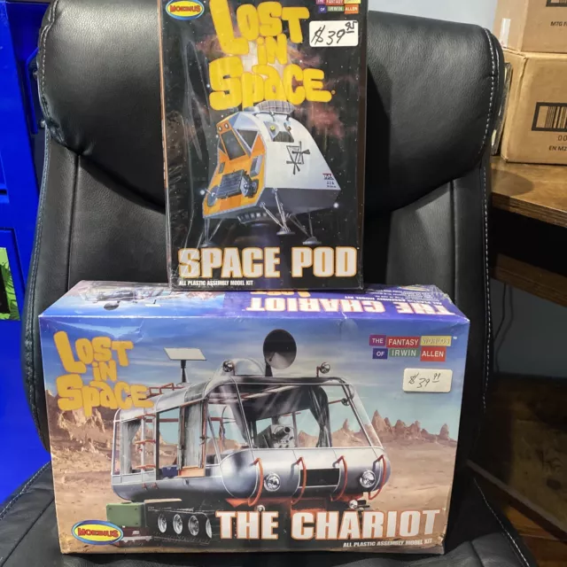 Moebius 2008 Lost in Space The Chariot & Space Pod 1:24 Scale Model Kit SEALED Moebius 2008 Lost in Space The Chariot & Space Pod 1:24 Scale Model Kit SEALED
