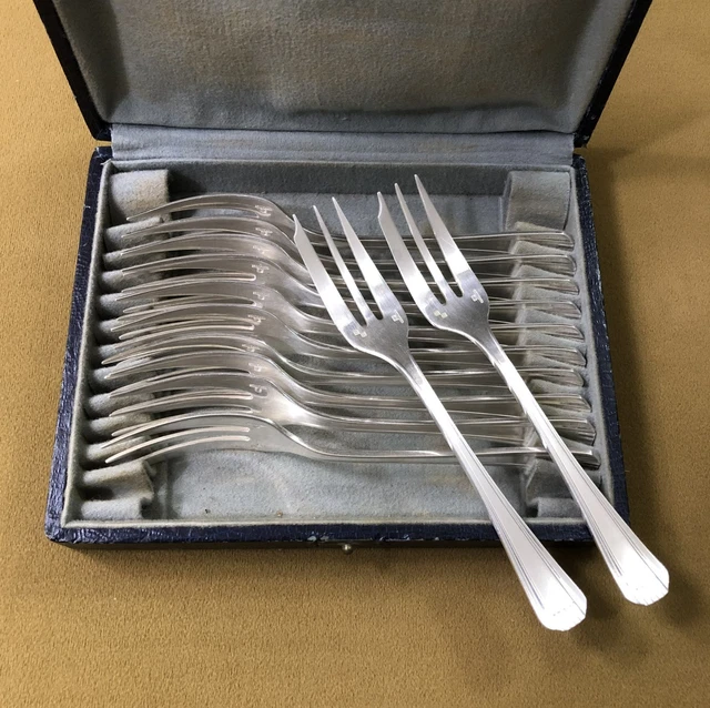 12 Fourchettes à Gâteau Christofle - Modèle Boréal - Métal Argenté - Très Bon état