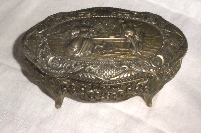 Boite a Bijoux argente Vintage. - France