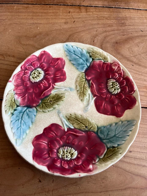 assiette ancienne N46 fleur barbotine