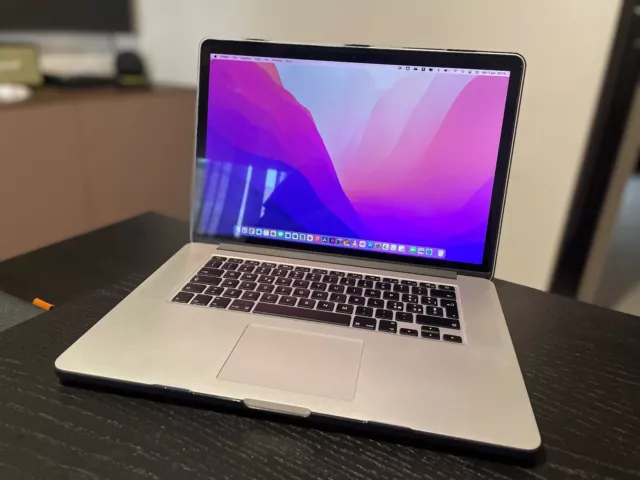 Apple MacBook Pro 15,4" (256GB SSD, Intel Core i7 4ª generazione, 2,50 GHz)