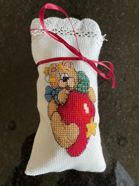 Bolsa de regalo ""colgante"" de punto de cruz o bolsa de golosinas