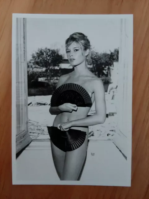 Carte postale BRIGITTE BARDOT ancienne vintage postcard