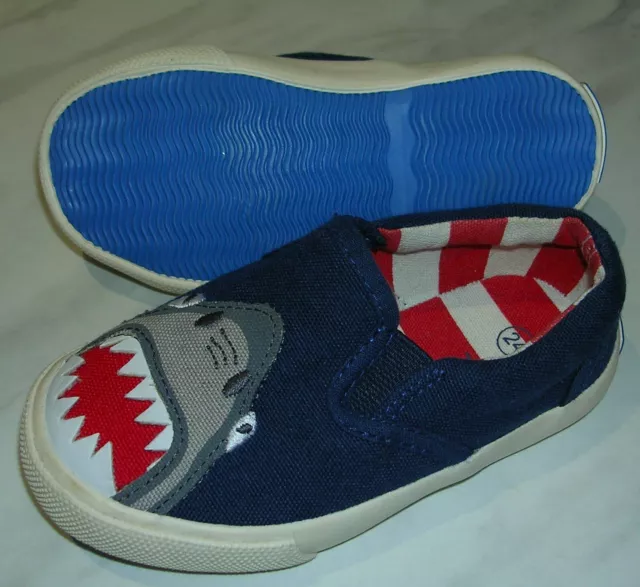 Mini Boden New Boys Shark Canvas Pumps Shoes Trainers UK 7 Eur 24