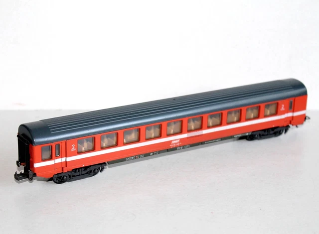 LIMA HO 309213 VOITURE CINEMA / WAGON VOYAGEUR CORAIL SNCF L:27cm TYPE Sux TRAIN EUR 39,90 - FR LIMA HO 309213 VOITURE CINEMA / WAGON VOYAGEUR CORAIL SNCF L:27cm TYPE Sux TRAIN EUR 39,90 - FR