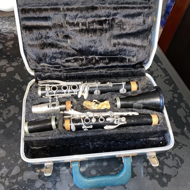 Bundy Clarinet Selmer Student Model Clarinet