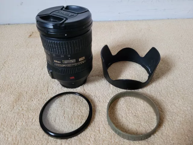 Nikon 18-200mm AF-S Nikkor ED VR f/3.5-5.6 DX FX Lens w/accessories