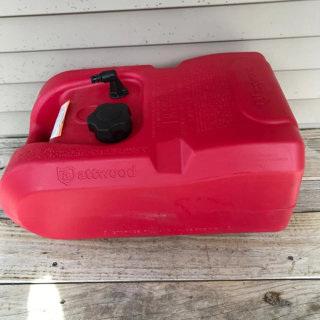 ATTWOOD 6 GALLON Boat Gas Tank Outboard Motor EXCELLENT CONDITION! 45.