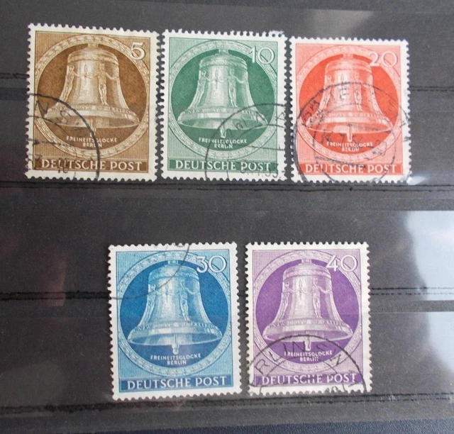 Berlin Michel Nr. 101-105  Freiheitsglocke Klöppel in der Mitte 1953 gestempelt