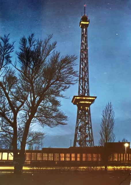 AK Berlin Funkturm Ausstellungsgelände Nacht