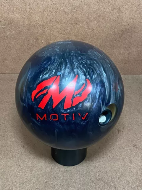 Motiv Rebel Tank Bowling Ball - 15lb 2