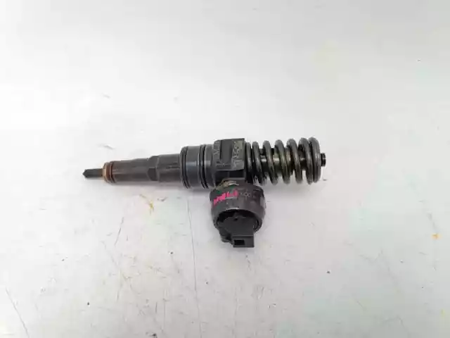 038130073 injecteur pour VOLKSWAGEN GOLF V 1.9 TDI 2003 2150991