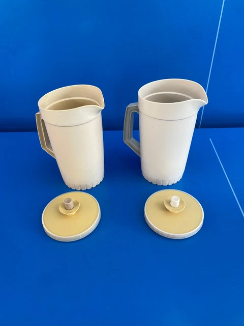 Pichet Tupperware Vintage Avec Couvercle Hermétique - Beige - Hauteur 20 Cm