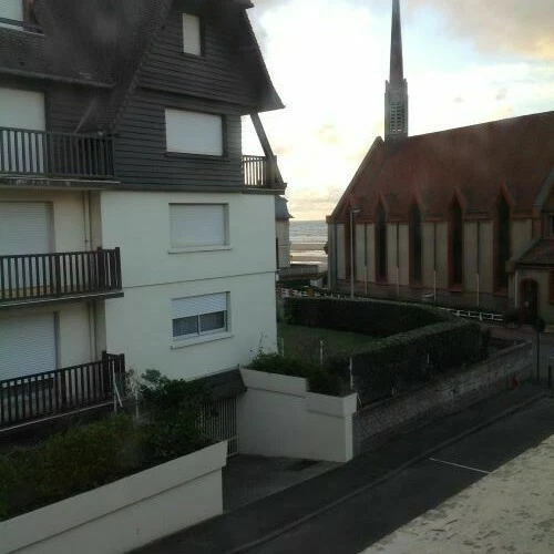 Location studio à  Houlgate  (50m de la mer)