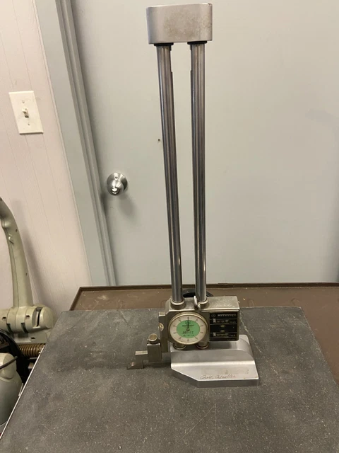 MITUTOYO HEIGHT GAGE 0-12" Dial Digital Counter Readout Model 192-116. JAPAN