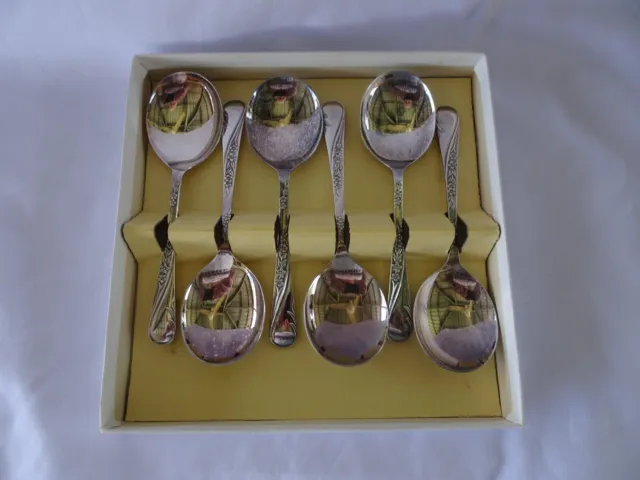 Vintage Boxed set Silver Plate Edinburgh Pattern Fruit Spoons