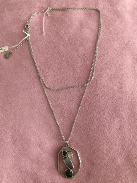 Neuf collier chaîne sautoir en acier inoxydable  et cristal oeil de chat Anartxy