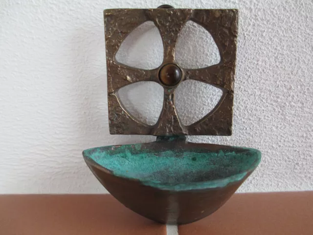 Alter Weihwasserkessel aus Bronze mit Stein.