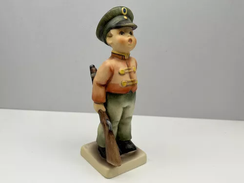 M.I.Hummel Figurine 332 Stillgestanden 15 Cm. 1 Wahl. Top État
