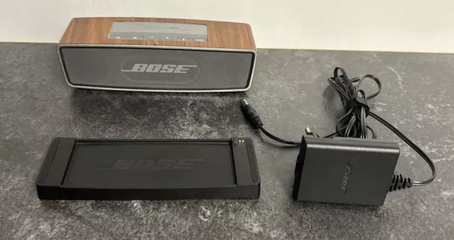 Original Bose Soundlink Mini Lautsprecher mit Ladestation Netzteil Kabel