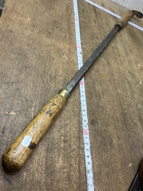 b>ancien</b> <b>outils</b> de bottier <b>cordonnier</b> <b>pour</b> <b>le</b> <b>travail</b> <b>du</b> <b>cuir</b