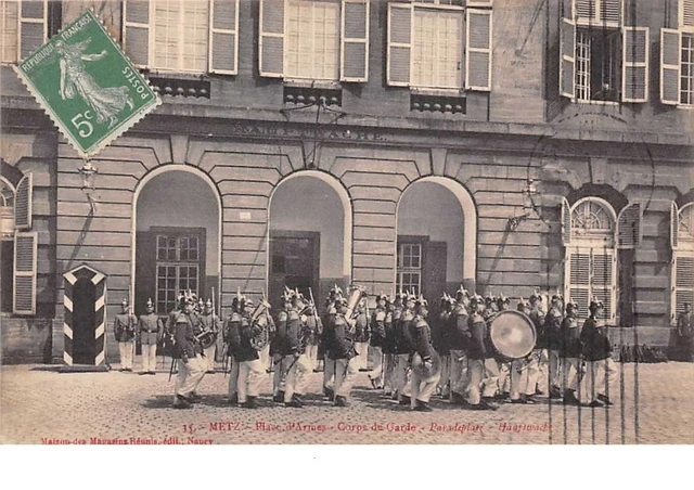 57  .  n° 201354   .    METZ   .   PLACE D ARMES , CORPS DE GARDE